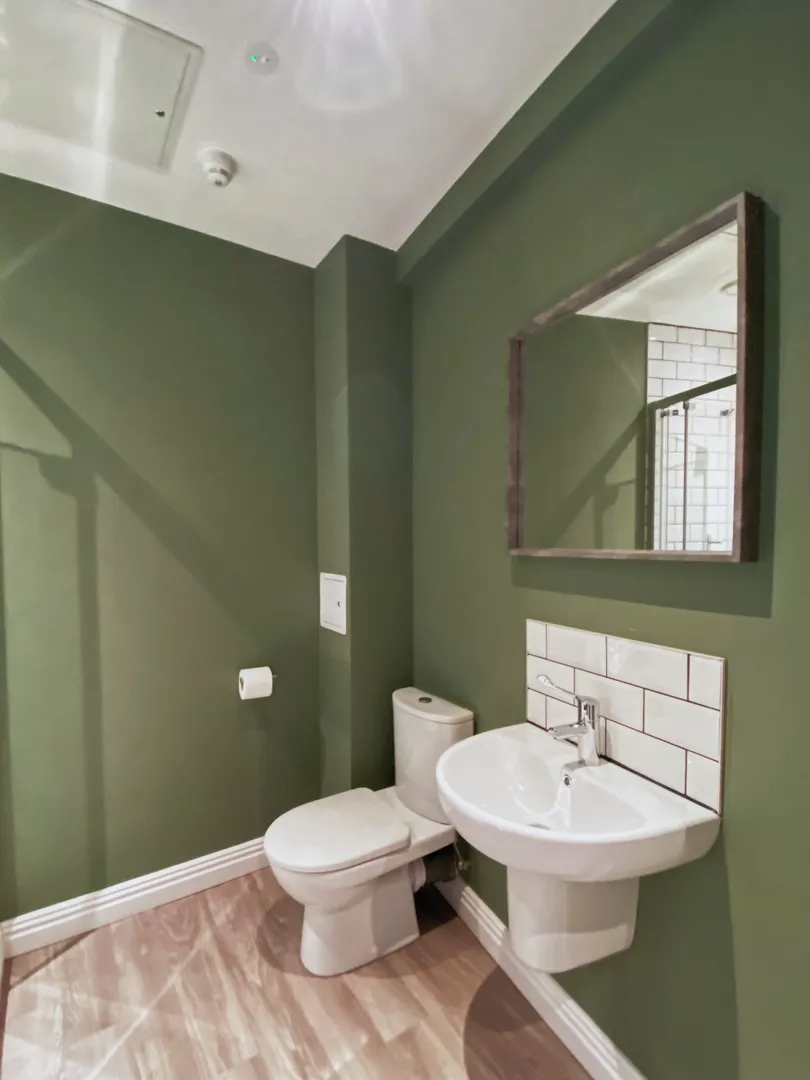 Flat A, 25 Lister Gate - Luxury 5 Bed City Centre Apartment - Image 19